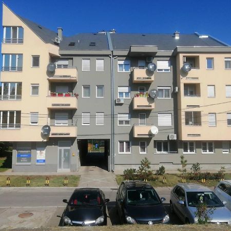 River Lux Sremska Mitrovica Exterior foto